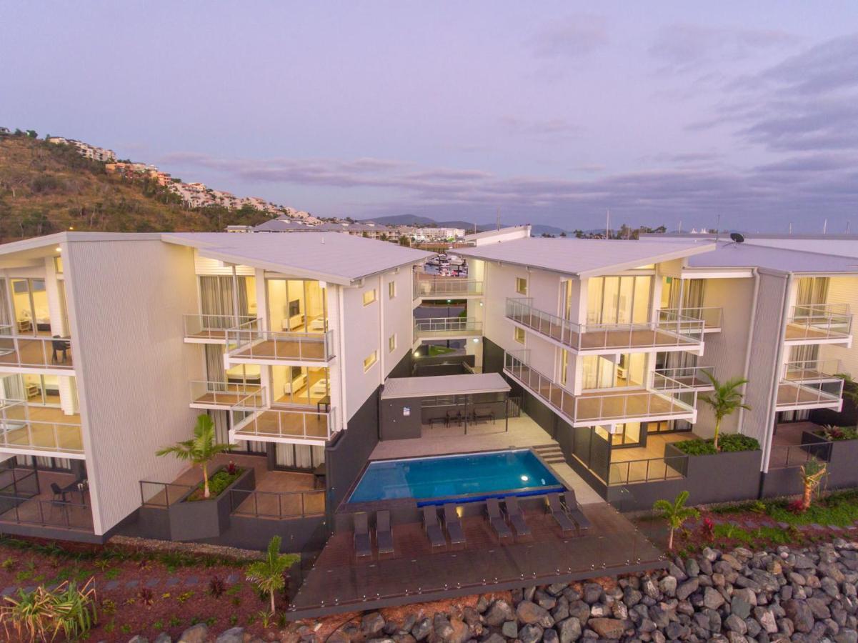 Harbour Cove Hotel Airlie Beach Exterior photo