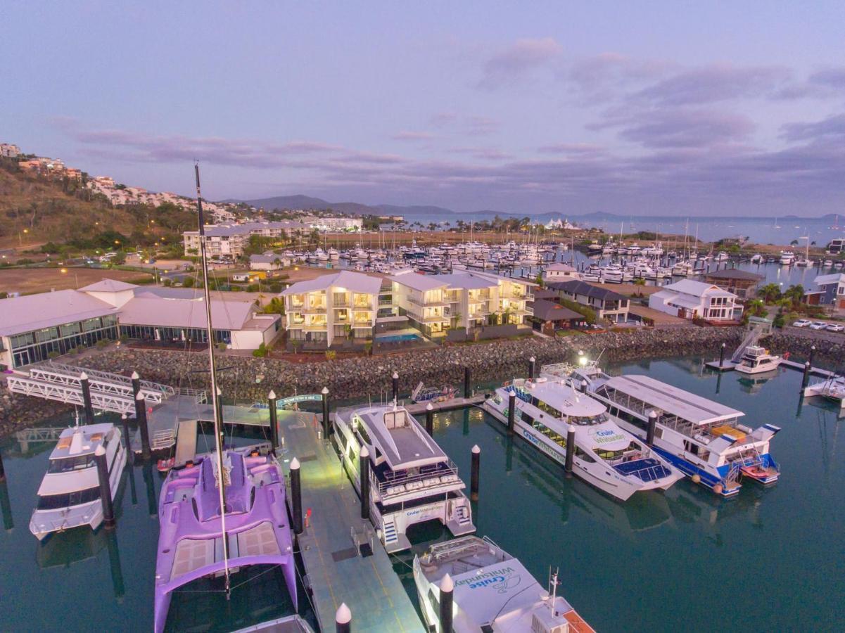 Harbour Cove Hotel Airlie Beach Exterior photo