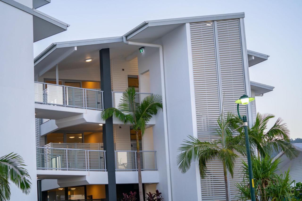 Harbour Cove Hotel Airlie Beach Exterior photo