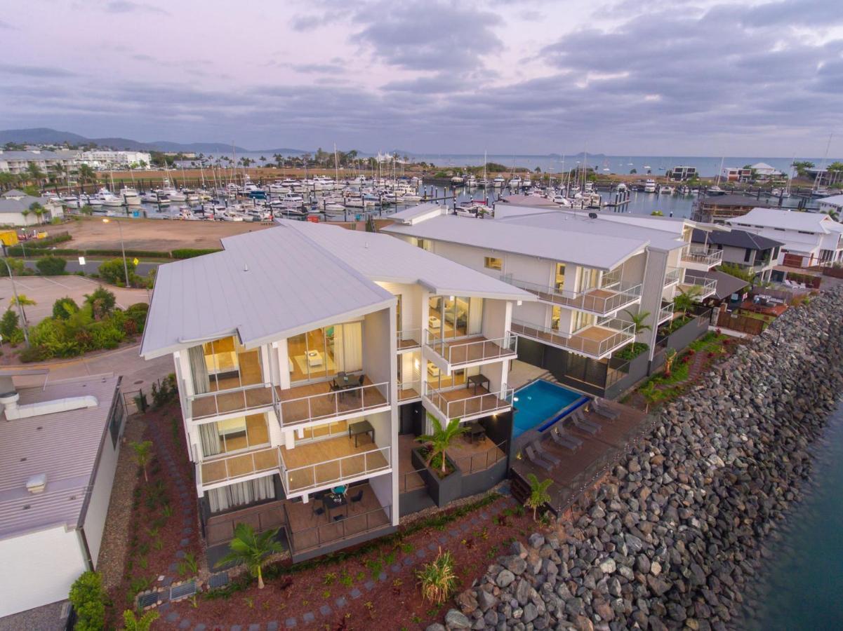 Harbour Cove Hotel Airlie Beach Exterior photo