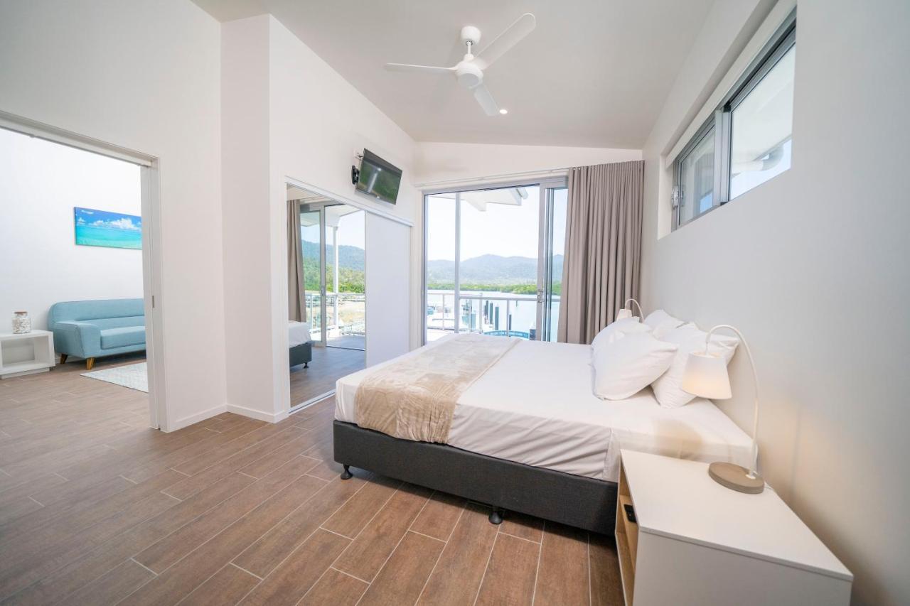Harbour Cove Hotel Airlie Beach Exterior photo