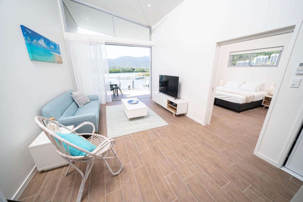 Harbour Cove Hotel Airlie Beach Exterior photo